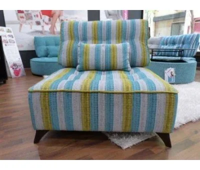 rinconera-arianne-con-puff-y-mesa-a-juego